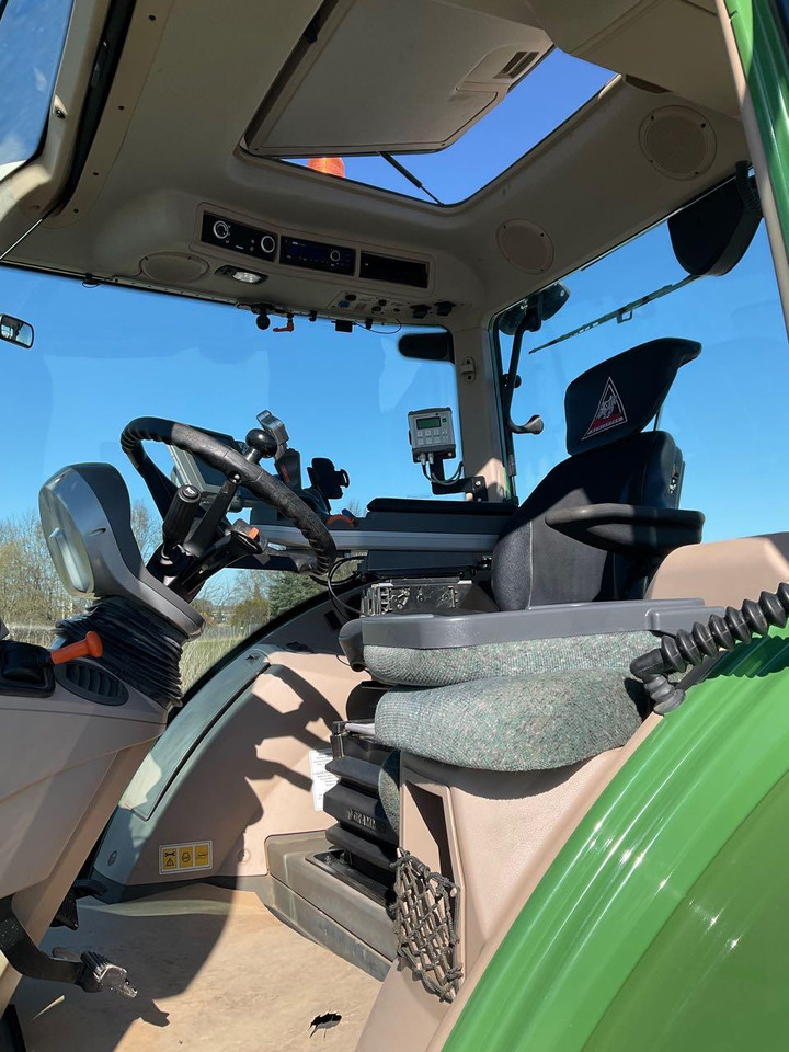 Fendt Vario 714 SCR Profi Plus - Трактор: снимка 4 Fendt Vario 714 SCR Profi Plus - Трактор: снимка 4