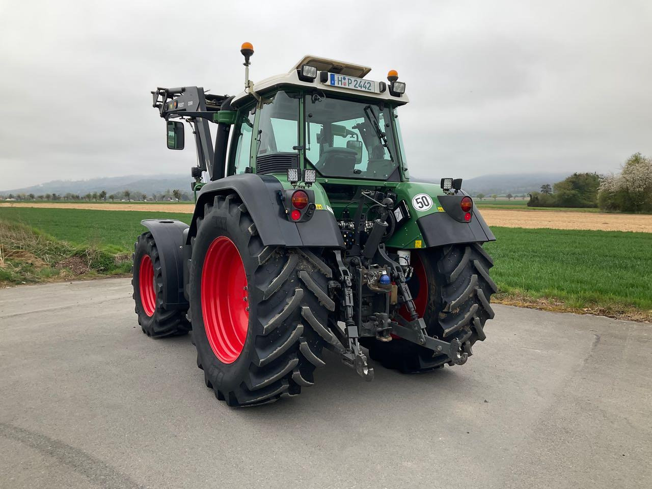 Fendt Vario 818 - Трактор: снимка 3 Fendt Vario 818 - Трактор: снимка 3