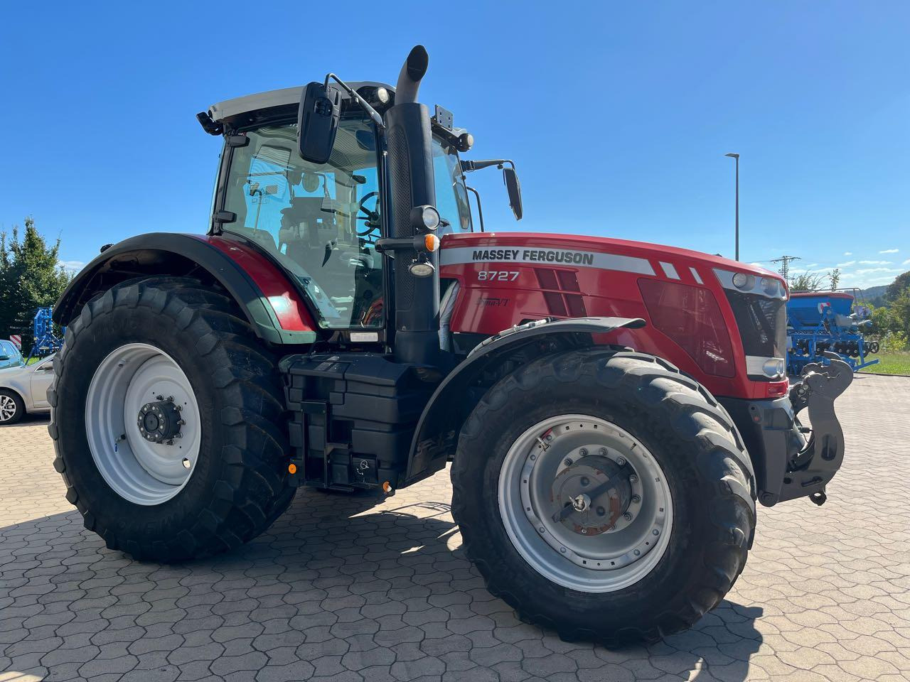Massey Ferguson 8727 Dyna VT - Трактор: снимка 2 Massey Ferguson 8727 Dyna VT - Трактор: снимка 2