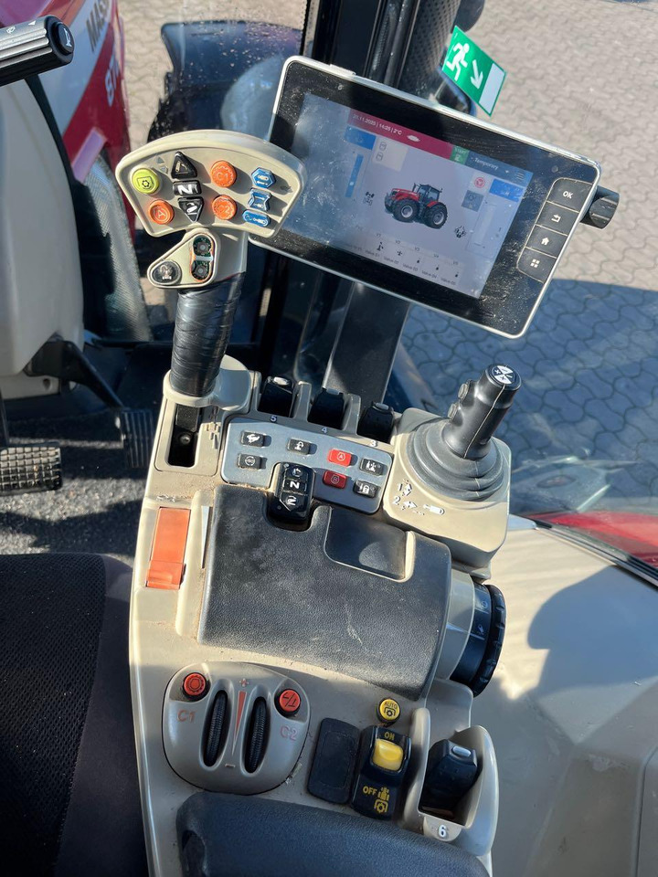 Massey Ferguson 8727 Dyna-VT - Трактор: снимка 5 Massey Ferguson 8727 Dyna-VT - Трактор: снимка 5