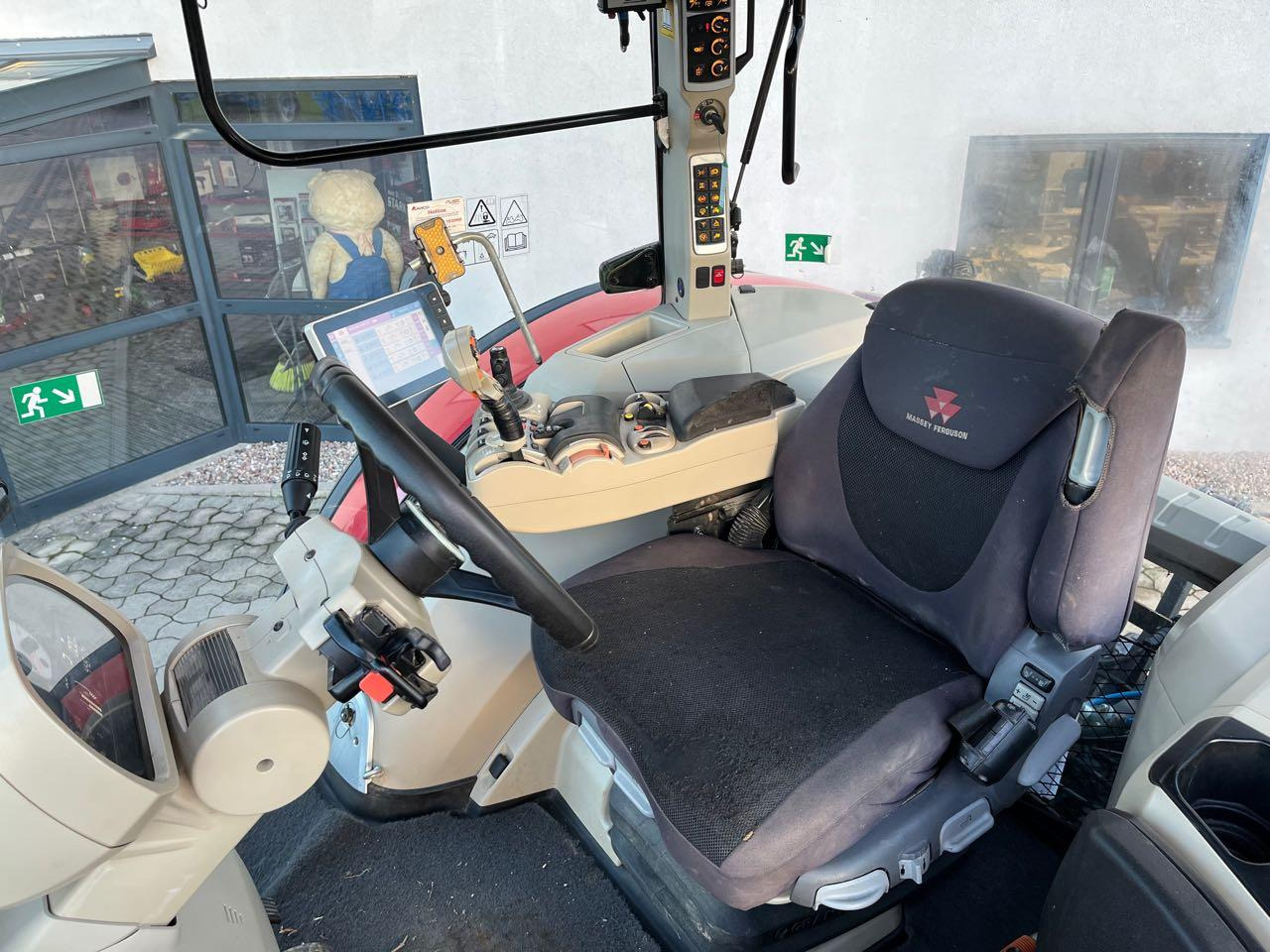 Трактор Massey Ferguson MF 8727 Dyna-VT: снимка 8