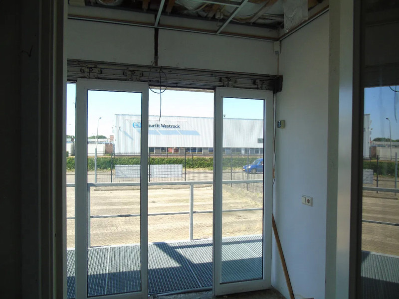 Оборудване за гаражи/ Работилници Bosch 100M2 COMPLETE OFFICE UNIT, FOTOS BEFORE AND AFTER / 2OFFICE + TOILET + KITCHEN + KANTOOR: снимка 16