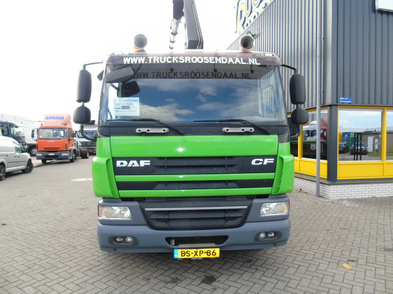 DAF CF 75.310 + HIAB 200 C5 + MANUAL + REMOTE + 6X2 STEERING - Камион с кран: снимка 5 DAF CF 75.310 + HIAB 200 C5 + MANUAL + REMOTE + 6X2 STEERING - Камион с кран: снимка 5