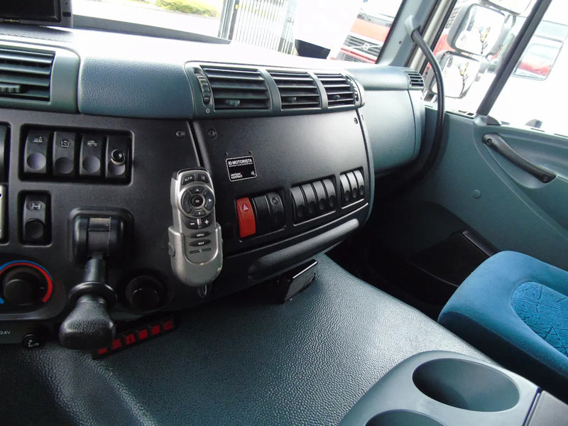 Камион с кран DAF CF 85.380 + MANUAL + HMF 1680 + HYVA + 6X2: снимка 19