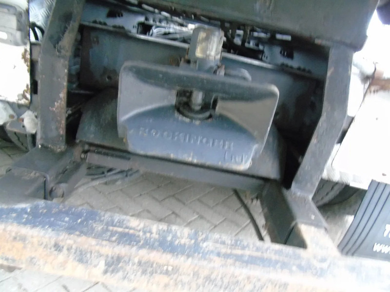 Камион с кран DAF CF 85.380 + MANUAL + HMF 1680 + HYVA + 6X2: снимка 16