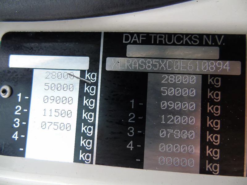 Камион с кран DAF CF 85.380 + MANUAL + HMF 1680 + HYVA + 6X2: снимка 11