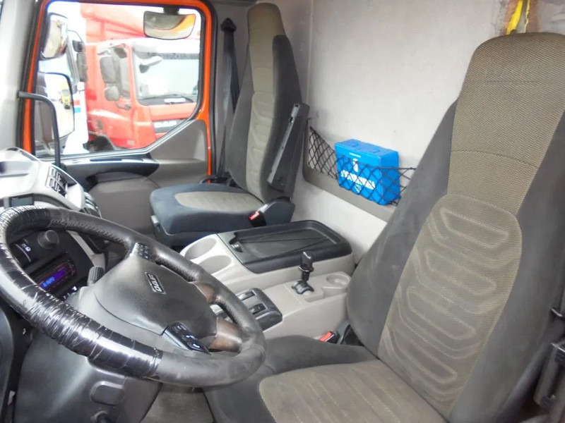 DAF LF 45 210 + 12T + Euro 5 + Dhollandia Lift - Камион фургон: снимка 4 DAF LF 45 210 + 12T + Euro 5 + Dhollandia Lift - Камион фургон: снимка 4