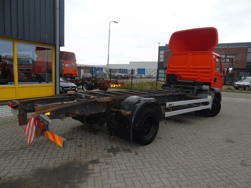 DAF LF 55.160 + EURO 2 + MANUAL + 12T - Шаси кабина: снимка 3 DAF LF 55.160 + EURO 2 + MANUAL + 12T - Шаси кабина: снимка 3