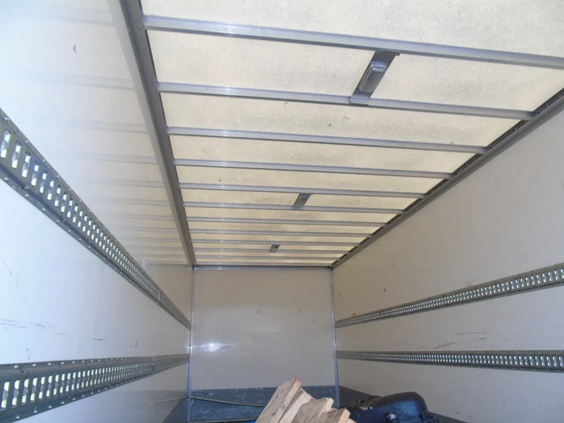 Iveco Eurocargo 120E19 + euro 6 + lift + BROKEN ENGINE - Камион фургон: снимка 3 Iveco Eurocargo 120E19 + euro 6 + lift + BROKEN ENGINE - Камион фургон: снимка 3