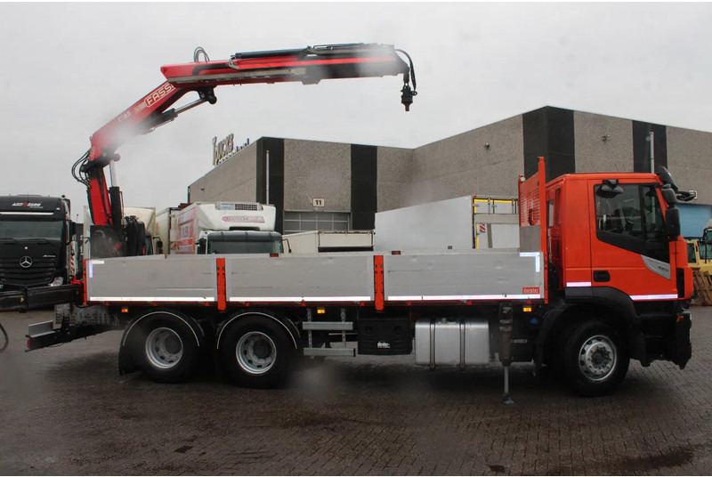 Iveco Stralis 420 + 6x2 + FASSI F185 + EURO 6 + LOW KM + REMOTE - Камион с кран: снимка 3 Iveco Stralis 420 + 6x2 + FASSI F185 + EURO 6 + LOW KM + REMOTE - Камион с кран: снимка 3