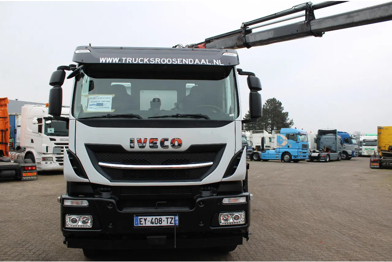 Iveco Stralis 460 + PALFINGER PK23001EH + 6X2 steering + REMOTE + 131KM - Камион с кран: снимка 4 Iveco Stralis 460 + PALFINGER PK23001EH + 6X2 steering + REMOTE + 131KM - Камион с кран: снимка 4