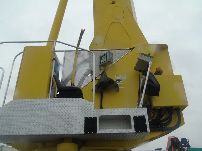 Камион Mercedes-Benz Actros 4148 + 84 meters + 10x4: снимка 8 Камион Mercedes-Benz Actros 4148 + 84 meters + 10x4: снимка 8