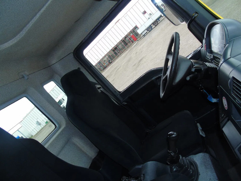 Автовоз камион MAN TGL 8.180 + winch + MANUAL + EURO 5 + system working: снимка 17 Автовоз камион MAN TGL 8.180 + winch + MANUAL + EURO 5 + system working: снимка 17