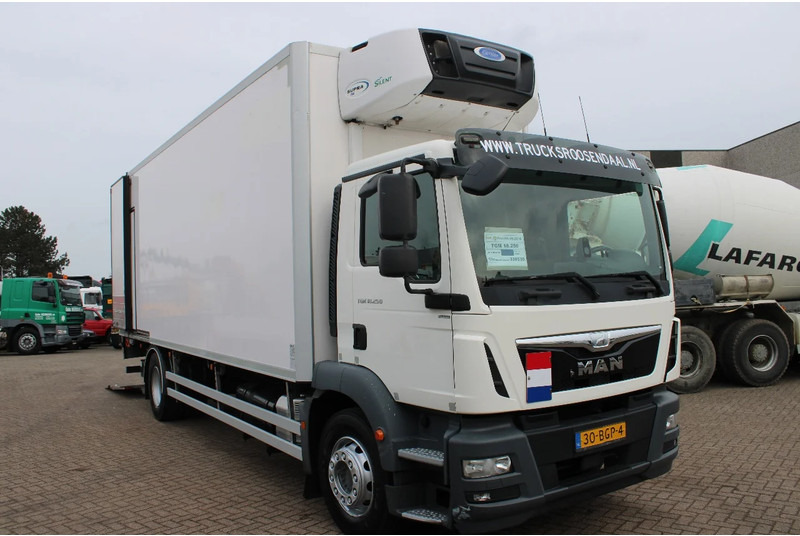 MAN TGM 18.250 + EURO 6 + CARRIER + LIFT - Рефрижератор камион: снимка 4 MAN TGM 18.250 + EURO 6 + CARRIER + LIFT - Рефрижератор камион: снимка 4