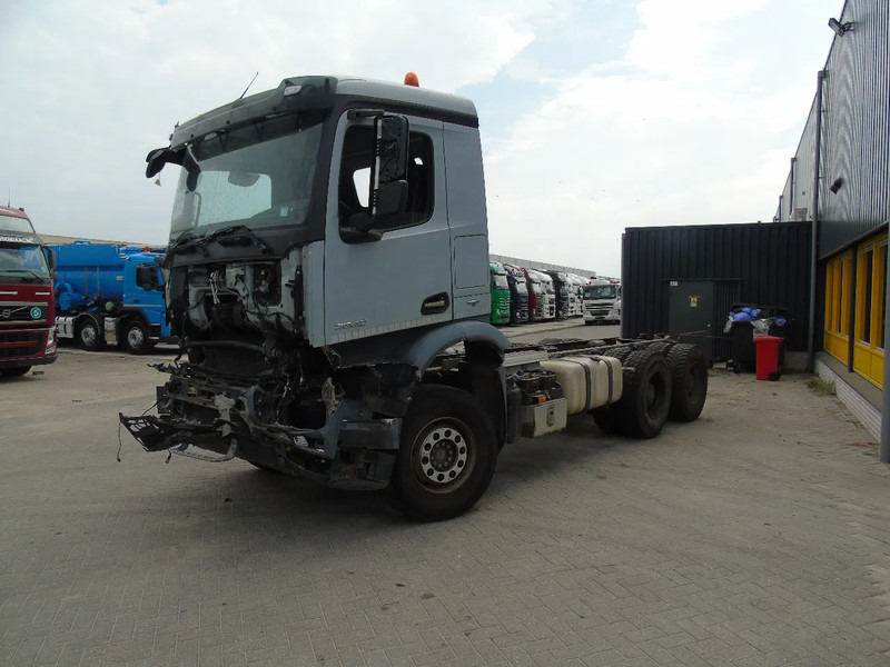 Mercedes-Benz Arocs 2640 + 6x4 + functional / engine good + EURO 6 + Drivabale - Шаси кабина: снимка 2 Mercedes-Benz Arocs 2640 + 6x4 + functional / engine good + EURO 6 + Drivabale - Шаси кабина: снимка 2