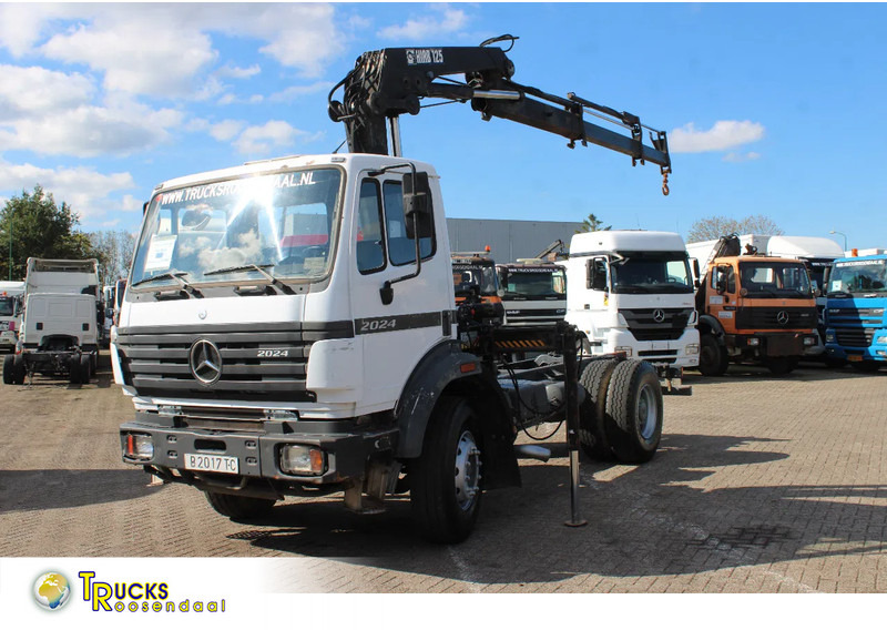 Mercedes-Benz SK 2024 + HIAB 125 + MANUAL - Камион с кран: снимка 1 Mercedes-Benz SK 2024 + HIAB 125 + MANUAL - Камион с кран: снимка 1