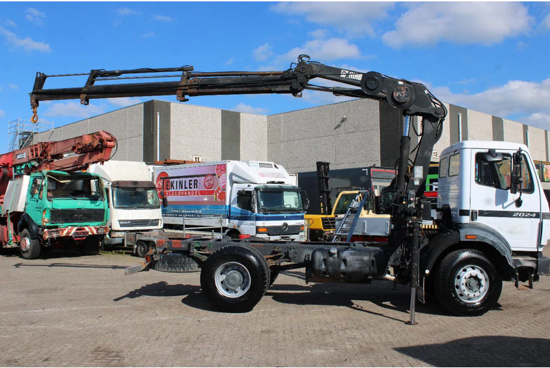 Mercedes-Benz SK 2024 + HIAB 125 + MANUAL - Камион с кран: снимка 4 Mercedes-Benz SK 2024 + HIAB 125 + MANUAL - Камион с кран: снимка 4