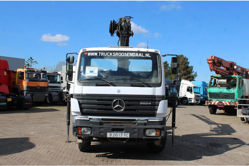 Mercedes-Benz SK 2024 + HIAB 125 + MANUAL - Камион с кран: снимка 2 Mercedes-Benz SK 2024 + HIAB 125 + MANUAL - Камион с кран: снимка 2