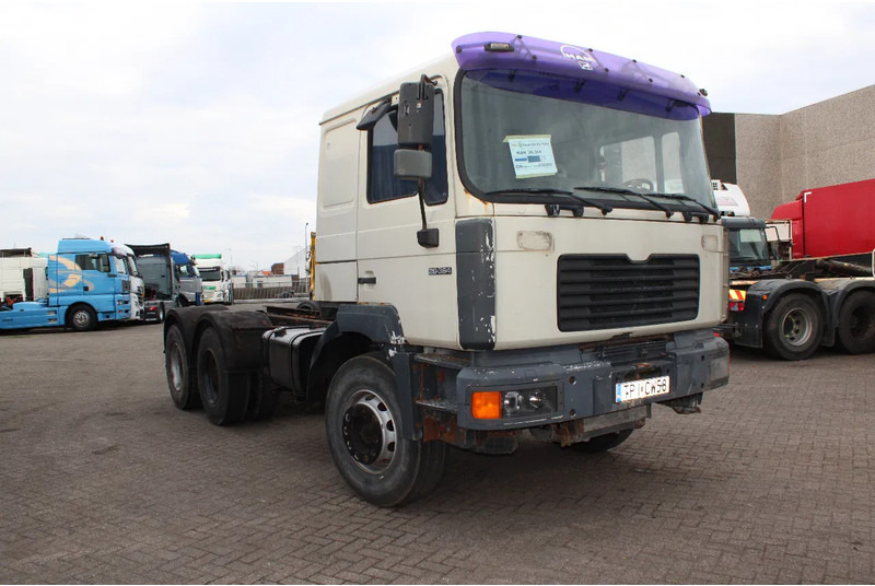 MAN F 26.364 + 6X4 + BIG AXLE + EURO 2 + MANUAL - Влекач: снимка 4 MAN F 26.364 + 6X4 + BIG AXLE + EURO 2 + MANUAL - Влекач: снимка 4