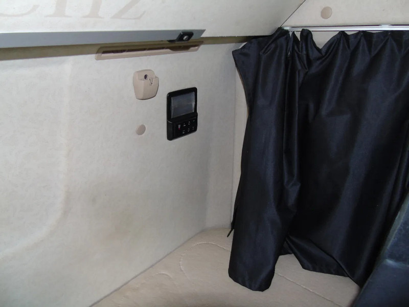 Влекач Mercedes-Benz Actros 2645 + euro 6 + 6x2 steering + SPOILER: снимка 9 Влекач Mercedes-Benz Actros 2645 + euro 6 + 6x2 steering + SPOILER: снимка 9