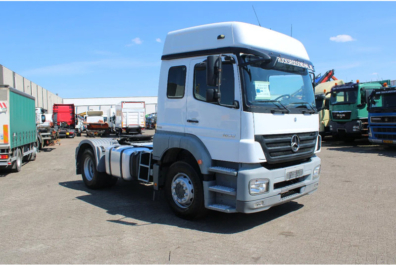 Mercedes-Benz Axor 1833 + manual + RETARDER! 122.939 km orginal! perfect condition + EURO 5 - Влекач: снимка 4 Mercedes-Benz Axor 1833 + manual + RETARDER! 122.939 km orginal! perfect condition + EURO 5 - Влекач: снимка 4