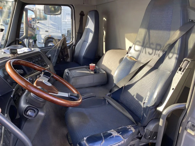 Volvo FM 370 + Euro 5 + Palfinger Z-Q170 Crane + 30ton NCH lift + Container system + hoogsta - Камион с кран: снимка 4 Volvo FM 370 + Euro 5 + Palfinger Z-Q170 Crane + 30ton NCH lift + Container system + hoogsta - Камион с кран: снимка 4