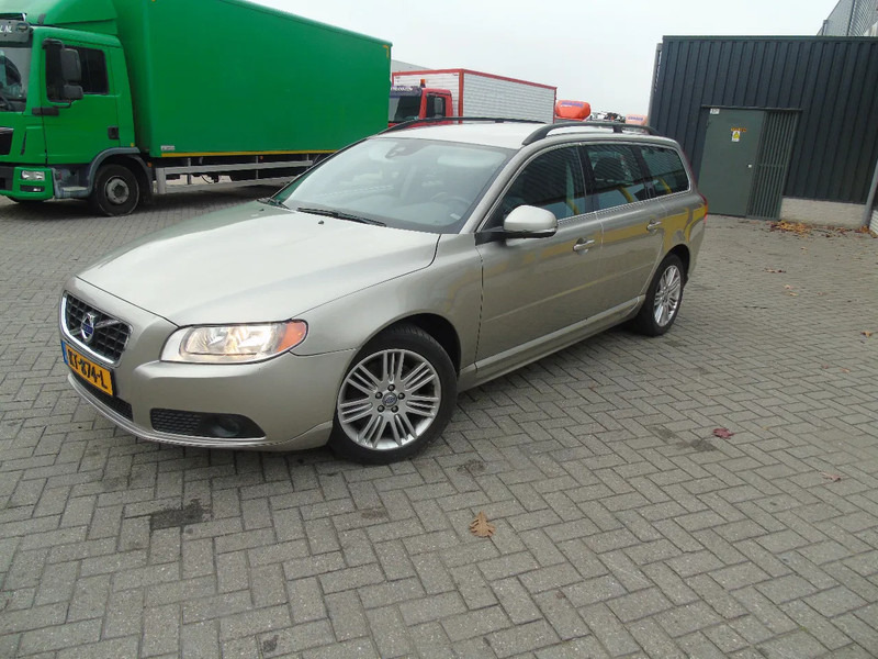 Volvo V70 + manual - Хечбек: снимка 3 Volvo V70 + manual - Хечбек: снимка 3