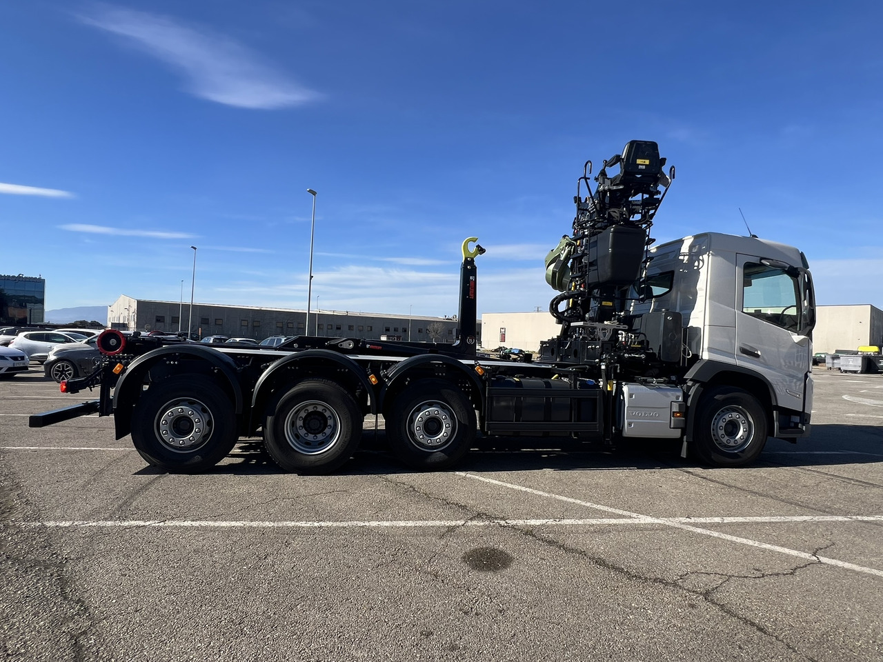 CAMIÓN VOLVO FM - Камион с кран: снимка 3 CAMIÓN VOLVO FM - Камион с кран: снимка 3