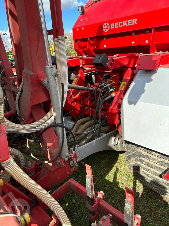 Becker Aeromat Maxi-Line 8-rhg. - Прецизна сеялка: снимка 4 Becker Aeromat Maxi-Line 8-rhg. - Прецизна сеялка: снимка 4