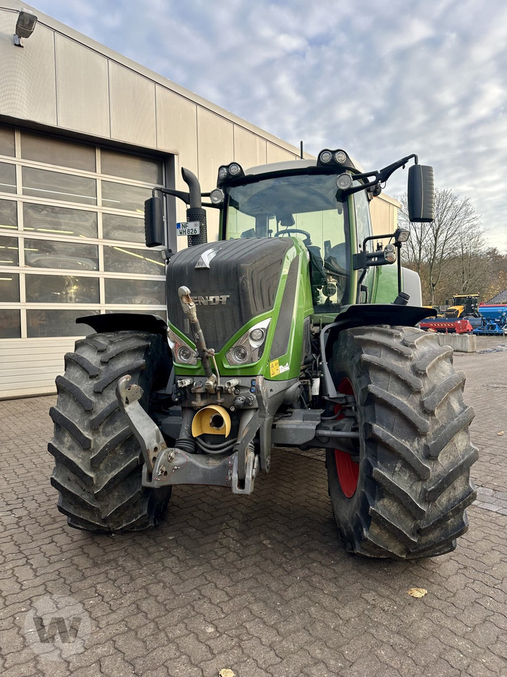 Fendt 826 Vario ProfiPlus - Трактор: снимка 2 Fendt 826 Vario ProfiPlus - Трактор: снимка 2