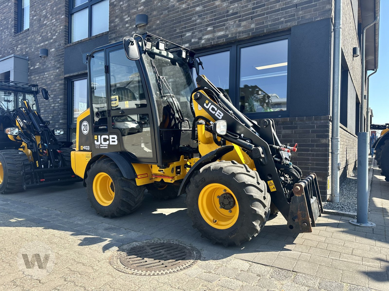 JCB 403 AGRI - Компактен товарач: снимка 1 JCB 403 AGRI - Компактен товарач: снимка 1