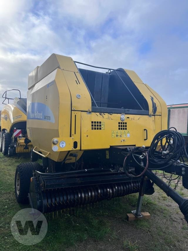 New Holland BR 7070 - Рулонна сламопреса: снимка 2 New Holland BR 7070 - Рулонна сламопреса: снимка 2