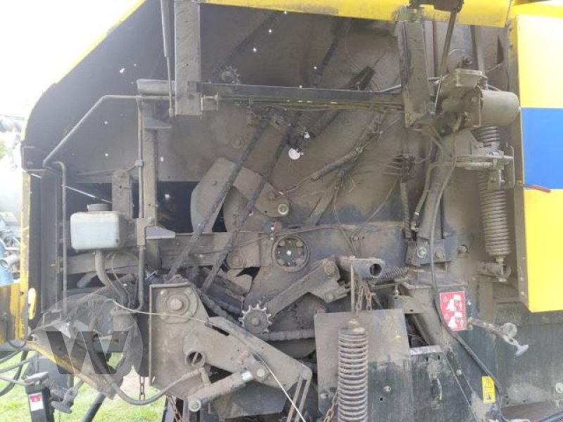 New Holland BR 750 - Рулонна сламопреса: снимка 2 New Holland BR 750 - Рулонна сламопреса: снимка 2