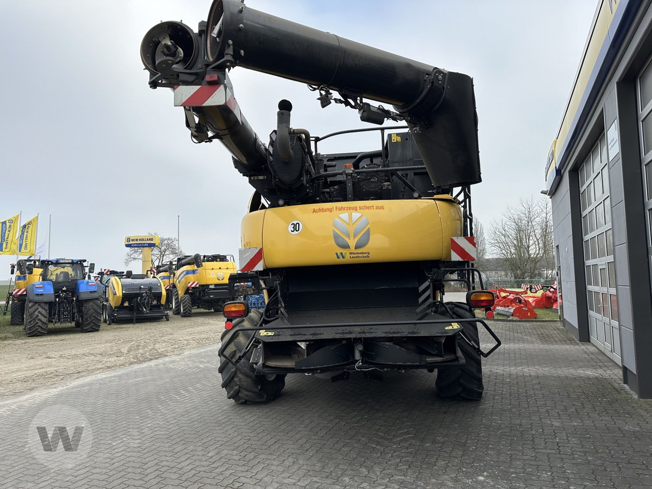 New Holland CR 10.90 - Зърнокомбайн: снимка 2 New Holland CR 10.90 - Зърнокомбайн: снимка 2