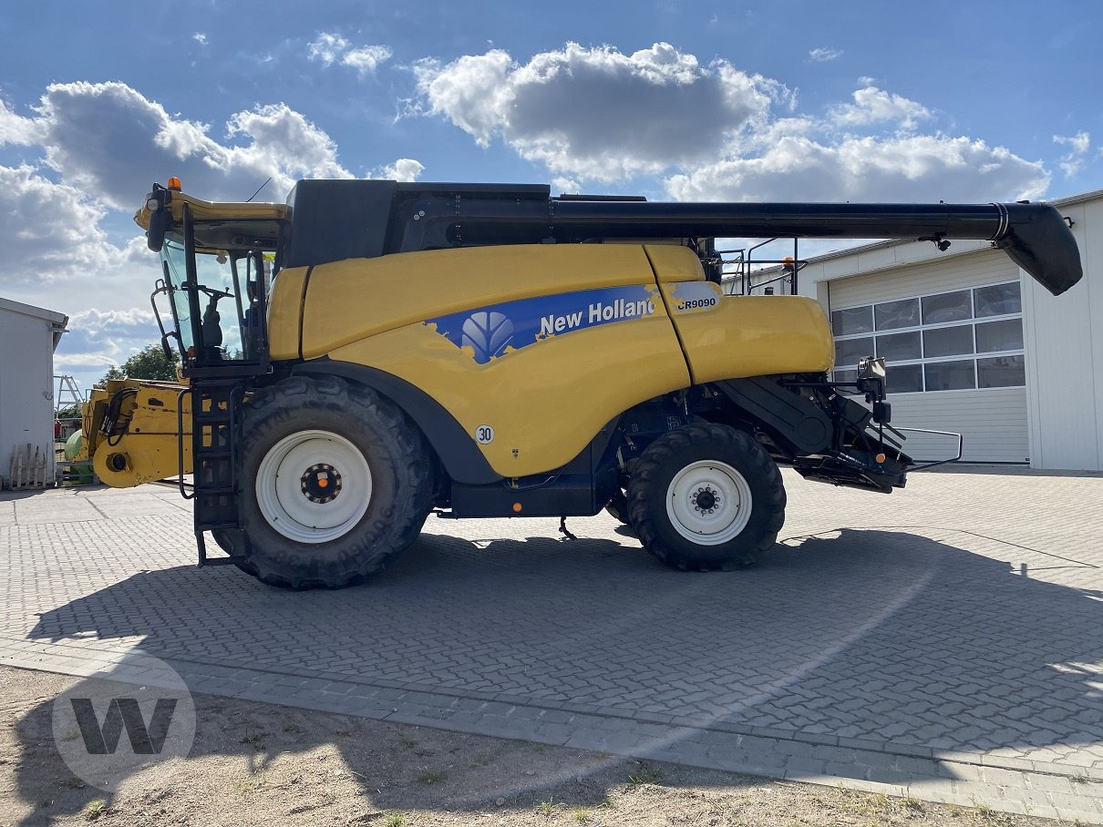 New Holland CR 9090 - Зърнокомбайн: снимка 1 New Holland CR 9090 - Зърнокомбайн: снимка 1