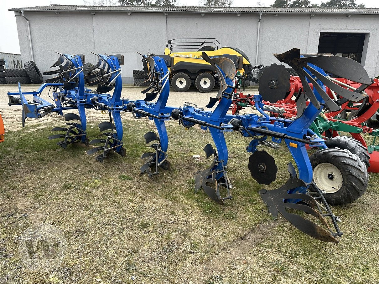 New Holland PHVH 4+1 - Плуг: снимка 2 New Holland PHVH 4+1 - Плуг: снимка 2