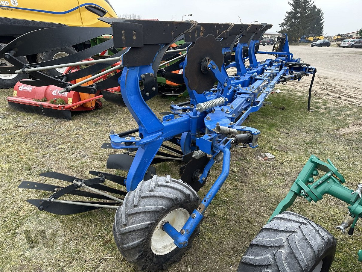 New Holland PHVH 4+1 - Плуг: снимка 4 New Holland PHVH 4+1 - Плуг: снимка 4