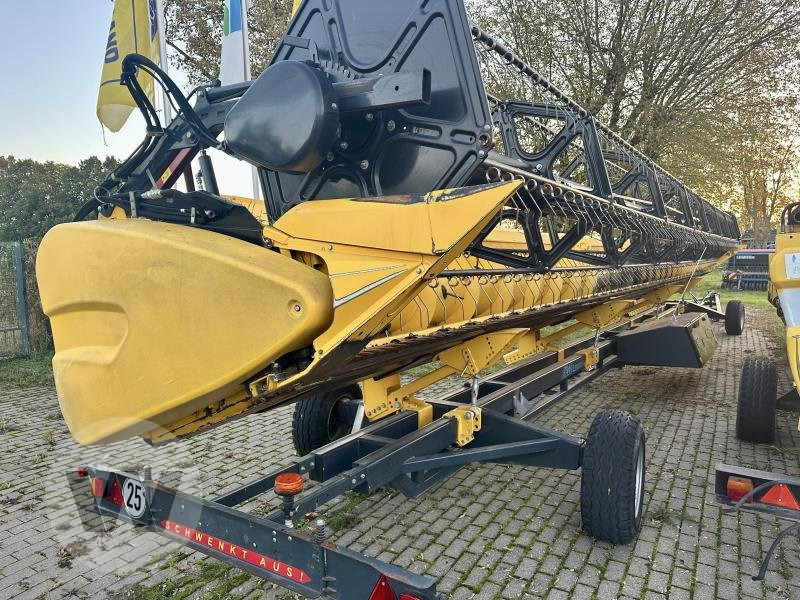 New Holland Schneidwerk 40 GHVF - Хедер: снимка 1 New Holland Schneidwerk 40 GHVF - Хедер: снимка 1