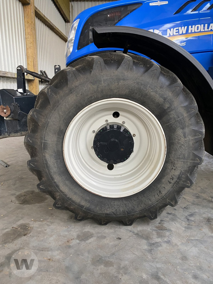New Holland T 7.245 AC StageV - Трактор: снимка 5 New Holland T 7.245 AC StageV - Трактор: снимка 5