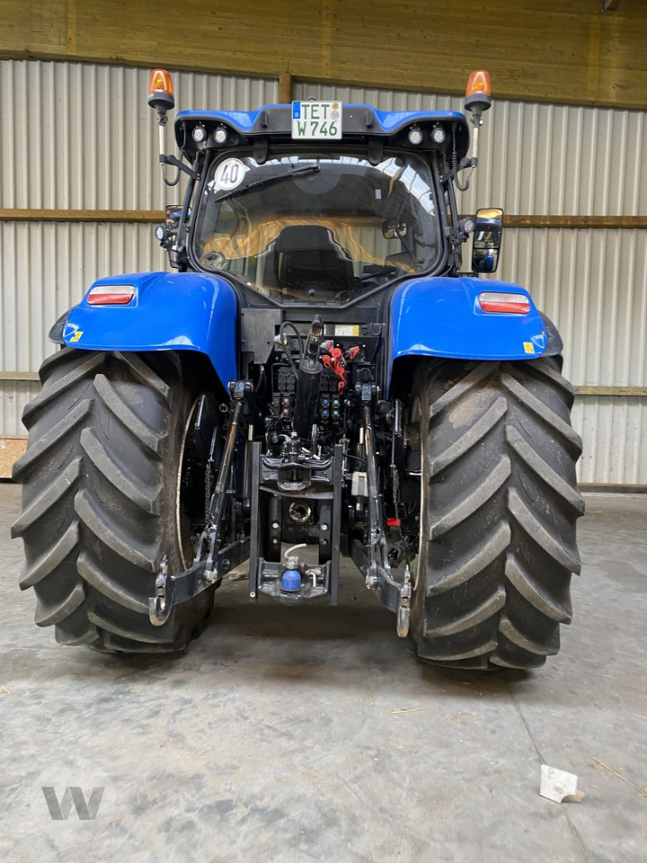 New Holland T 7.245 AC StageV - Трактор: снимка 2 New Holland T 7.245 AC StageV - Трактор: снимка 2