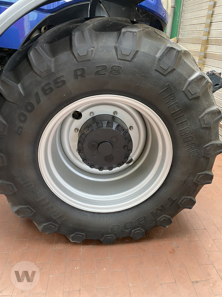 New Holland T 7.245 - Трактор: снимка 4 New Holland T 7.245 - Трактор: снимка 4