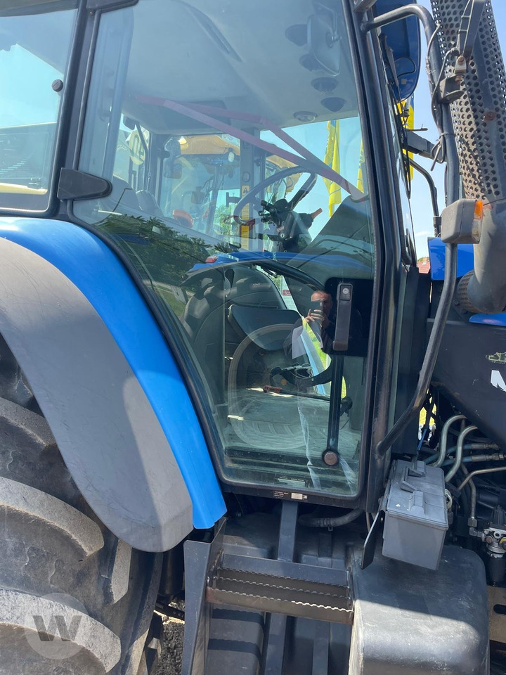 New Holland TM 190 - Трактор: снимка 2 New Holland TM 190 - Трактор: снимка 2