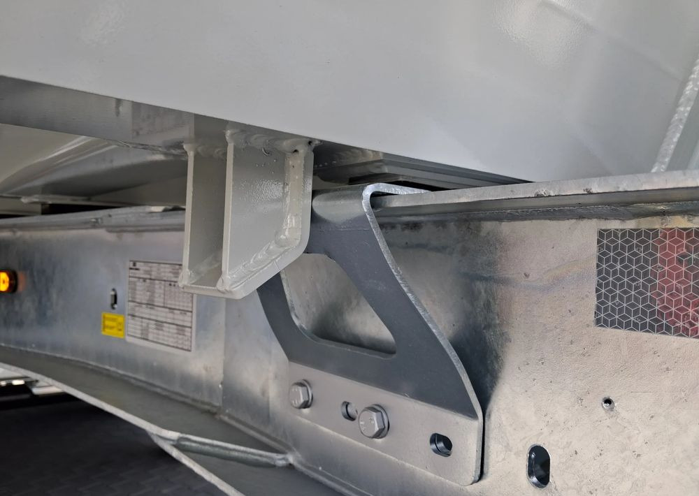 Zaslaw Aluminiowa skrzynia 28-33m3 - Самосвал полуремарке: снимка 4 Zaslaw Aluminiowa skrzynia 28-33m3 - Самосвал полуремарке: снимка 4