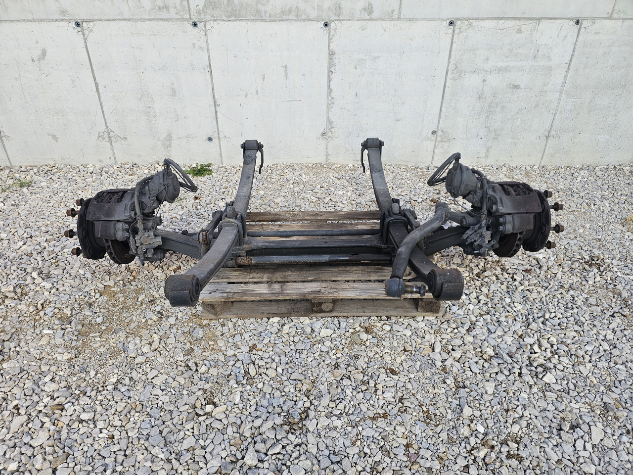 MERCEDES ATEGO MP4 12.XXX EURO 6 / COMPLETE FRONT AXLE - Предна ос: снимка 2 MERCEDES ATEGO MP4 12.XXX EURO 6 / COMPLETE FRONT AXLE - Предна ос: снимка 2