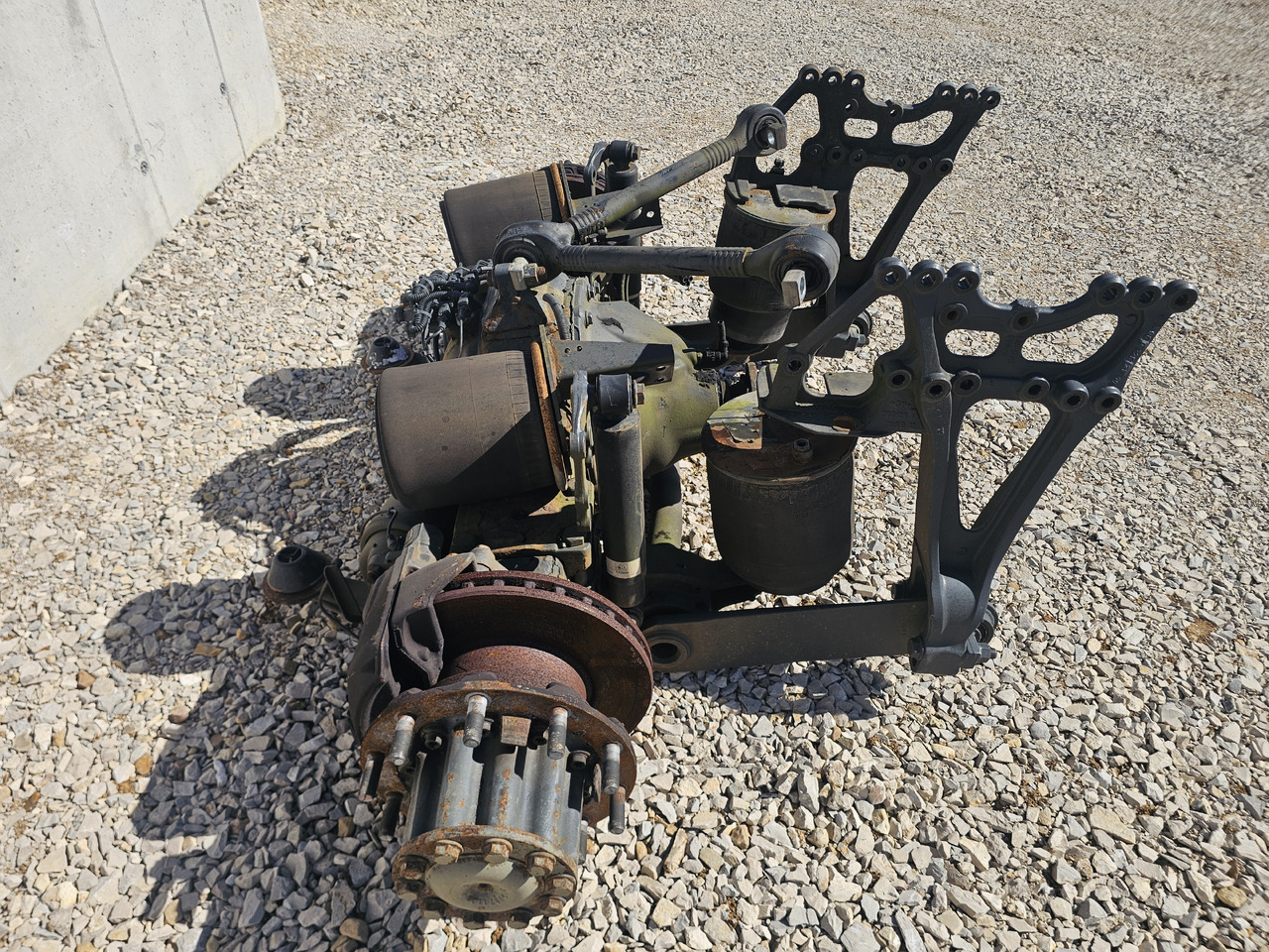MERCEDES-BENZ ACTROS MP4 / COMPLETE REAR AXLE / R440 /RATIO: 2.733 - Задна ос: снимка 2 MERCEDES-BENZ ACTROS MP4 / COMPLETE REAR AXLE / R440 /RATIO: 2.733 - Задна ос: снимка 2