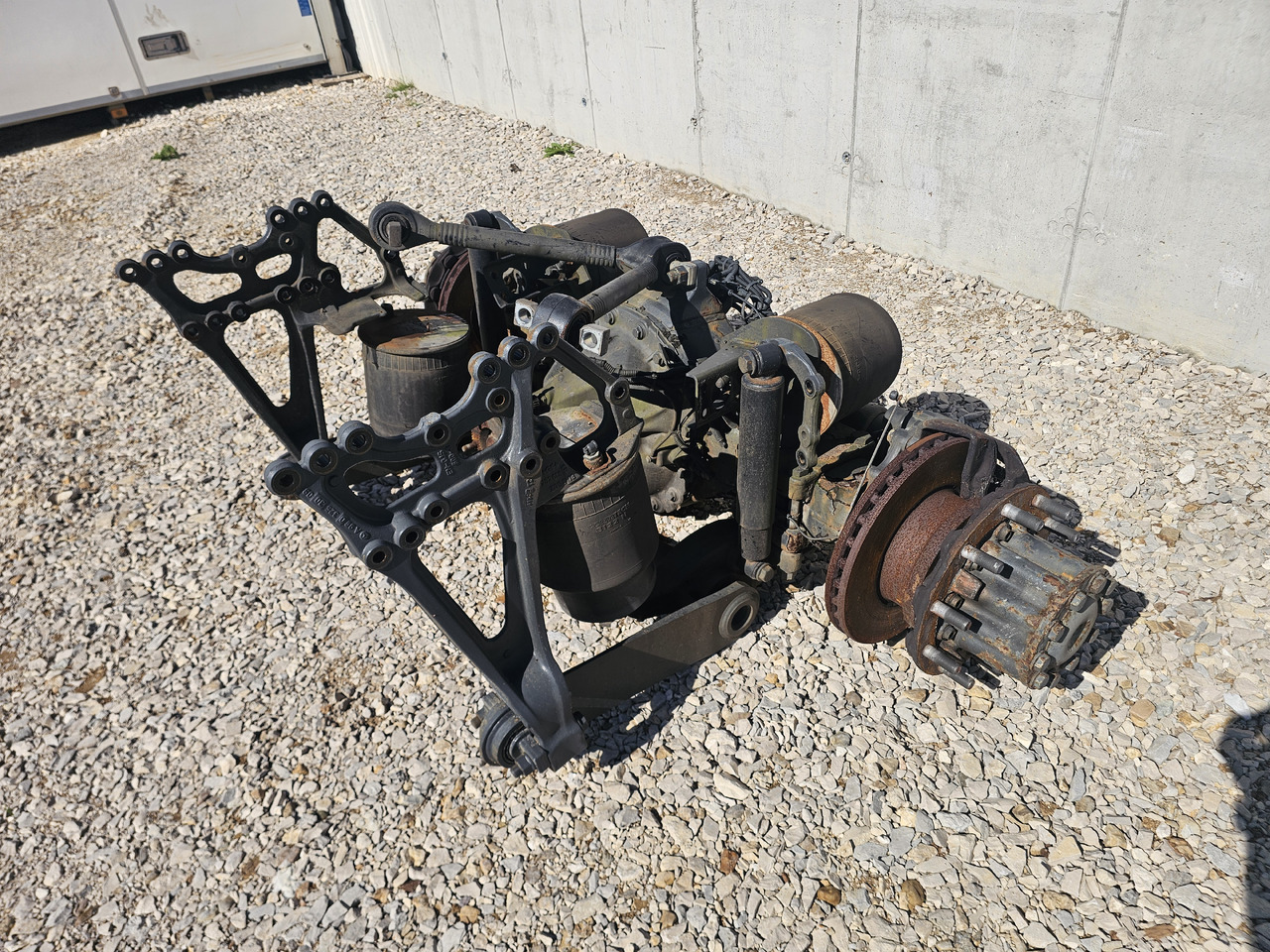 MERCEDES-BENZ ACTROS MP4 / COMPLETE REAR AXLE / R440 /RATIO: 2.733 - Задна ос: снимка 3 MERCEDES-BENZ ACTROS MP4 / COMPLETE REAR AXLE / R440 /RATIO: 2.733 - Задна ос: снимка 3