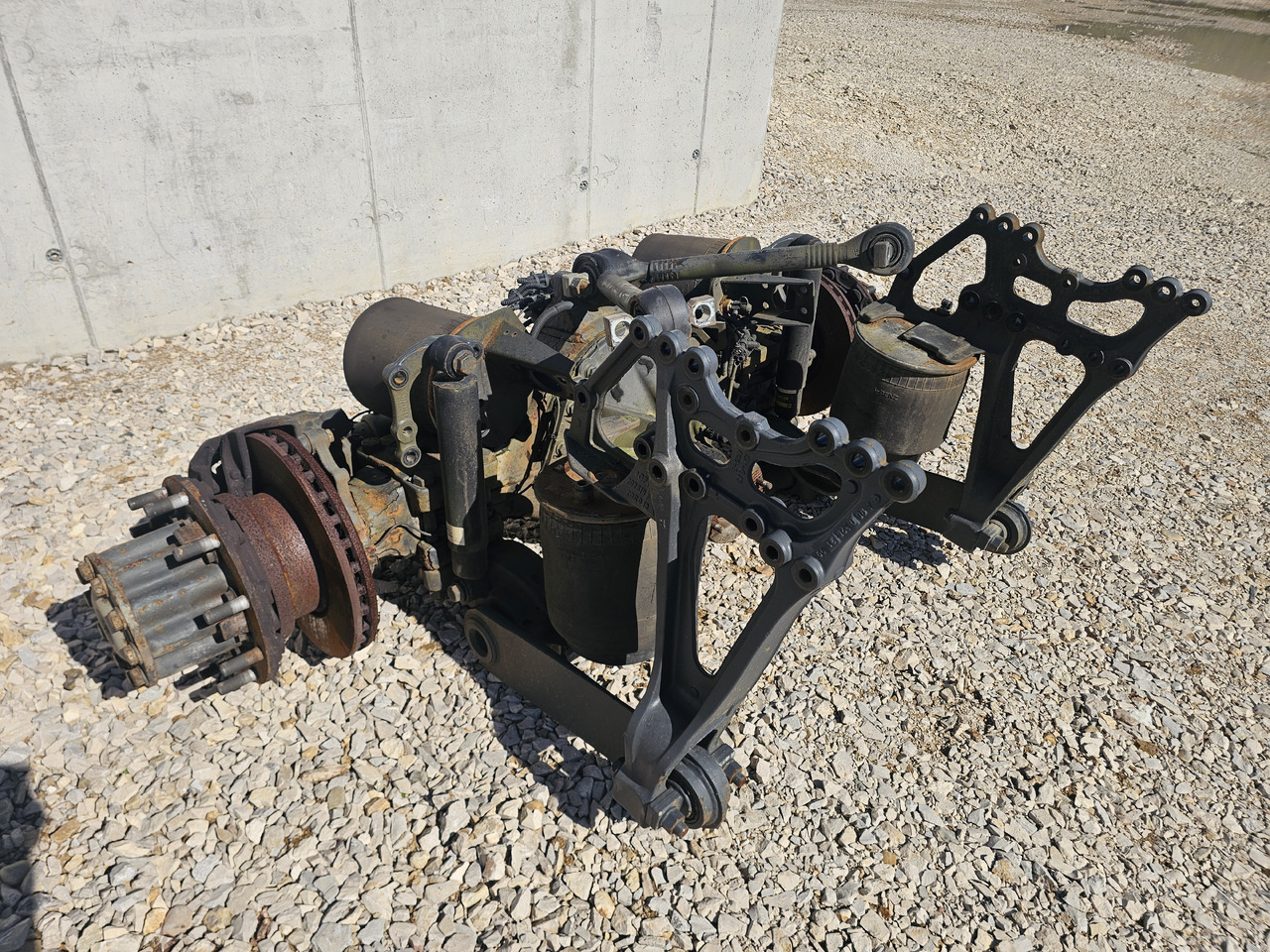 MERCEDES-BENZ ACTROS MP4 / COMPLETE REAR AXLE / R440 /RATIO: 2.733 - Задна ос: снимка 4 MERCEDES-BENZ ACTROS MP4 / COMPLETE REAR AXLE / R440 /RATIO: 2.733 - Задна ос: снимка 4