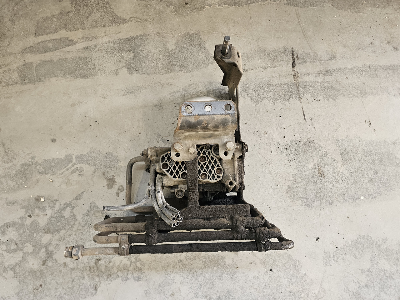 MERCEDES-BENZ ACTROS MP4 EURO 6 / AIR DRYIER / A0014460364 / K078214 - Спирачен клапан: снимка 3 MERCEDES-BENZ ACTROS MP4 EURO 6 / AIR DRYIER / A0014460364 / K078214 - Спирачен клапан: снимка 3