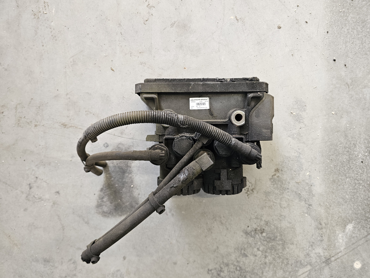 MERCEDES-BENZ ACTROS MP4 / REAR EBS VALVE / A0004295824 / K000924 - Спирачен клапан: снимка 1 MERCEDES-BENZ ACTROS MP4 / REAR EBS VALVE / A0004295824 / K000924 - Спирачен клапан: снимка 1