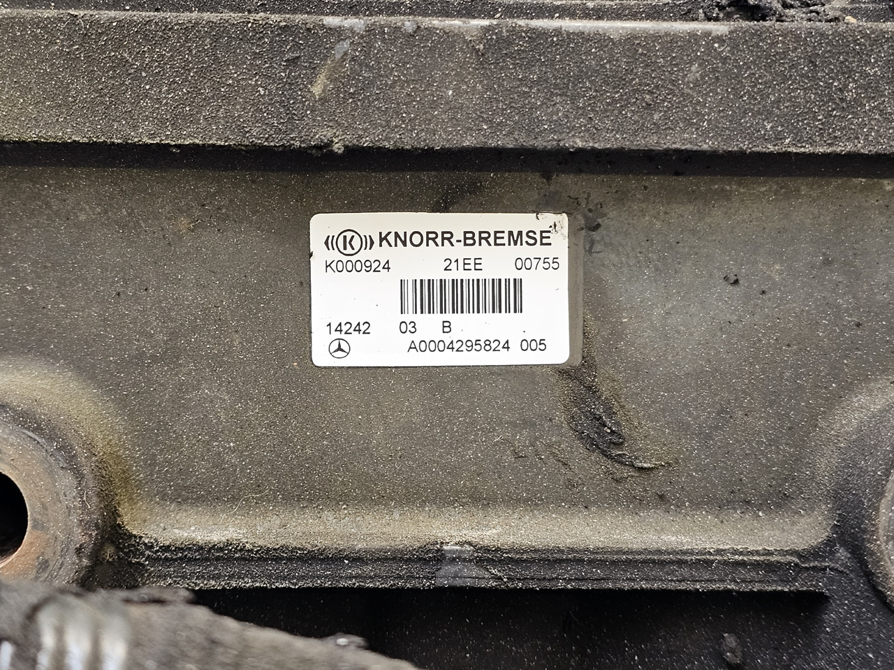 MERCEDES-BENZ ACTROS MP4 / REAR EBS VALVE / A0004295824 / K000924 - Спирачен клапан: снимка 2 MERCEDES-BENZ ACTROS MP4 / REAR EBS VALVE / A0004295824 / K000924 - Спирачен клапан: снимка 2